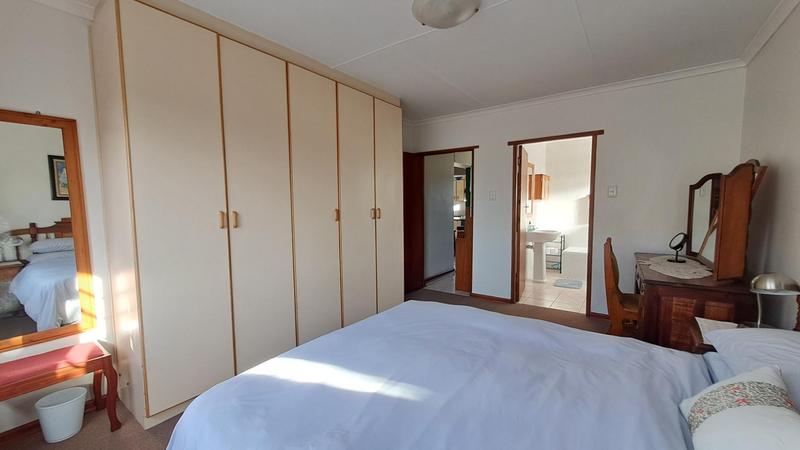 2 Bedroom Property for Sale in Stilbaai Wes Western Cape